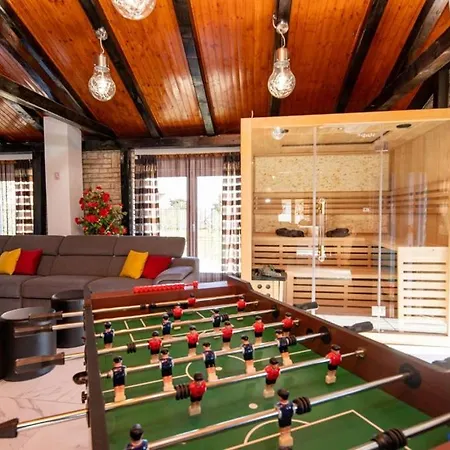 Villa Ancora For 16 Guests