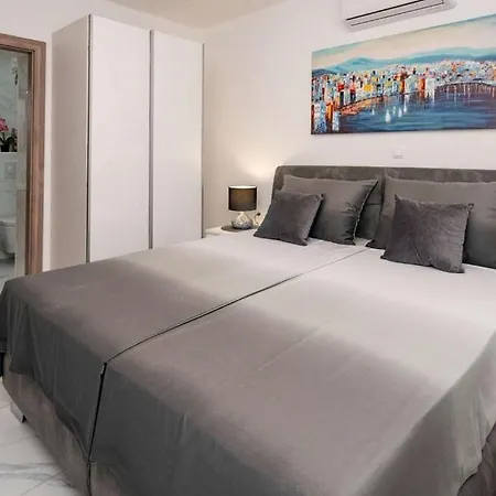 Villa Ancora For 16 Guests